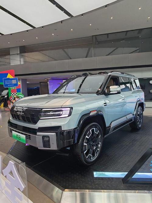 重庆99比亚迪方程豹硬派越野的爆款，英菲尼迪35周年与你共成长